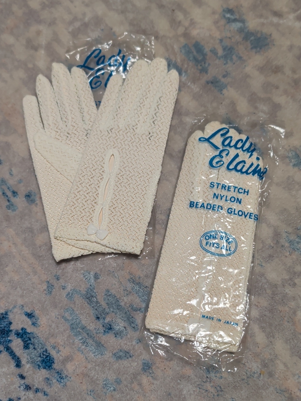 VTG Lady Elaine Stretch Nylon Beaded Gloves in Ivory Vintage NWT (1) Pair